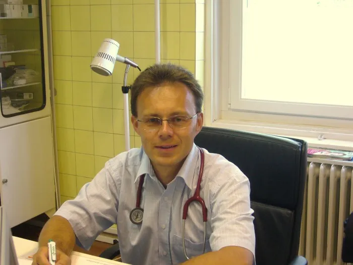 Dr. Magyar Péter a rendelőben